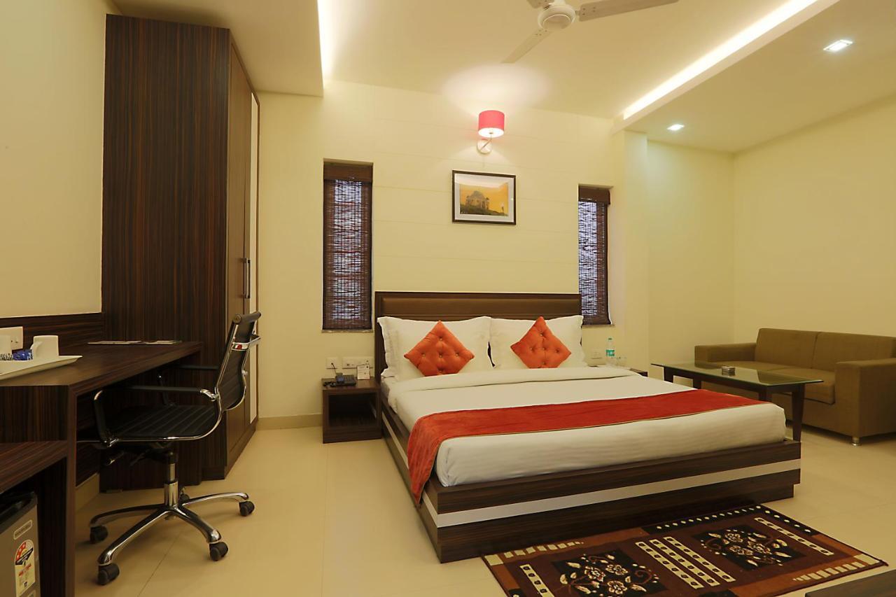 Hotel Premiere Villa  Benares Buitenkant foto