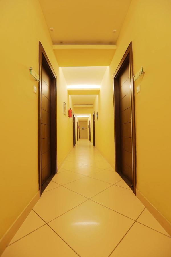 Hotel Premiere Villa  Benares Buitenkant foto