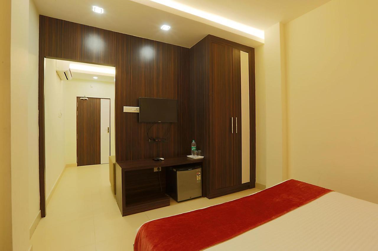 Hotel Premiere Villa  Benares Buitenkant foto