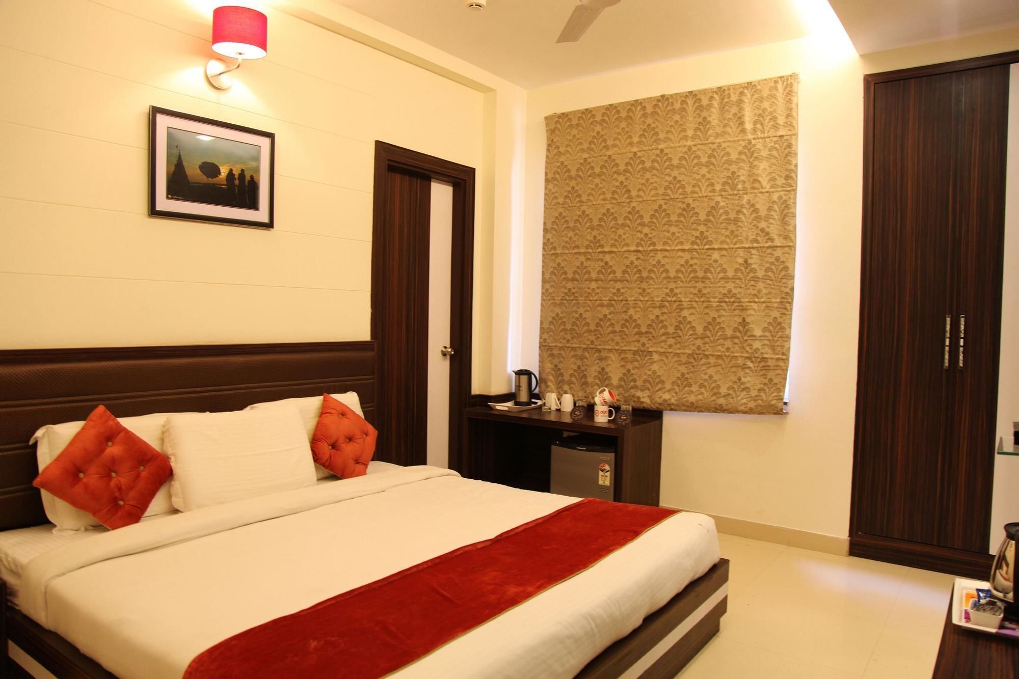 Hotel Premiere Villa  Benares Buitenkant foto